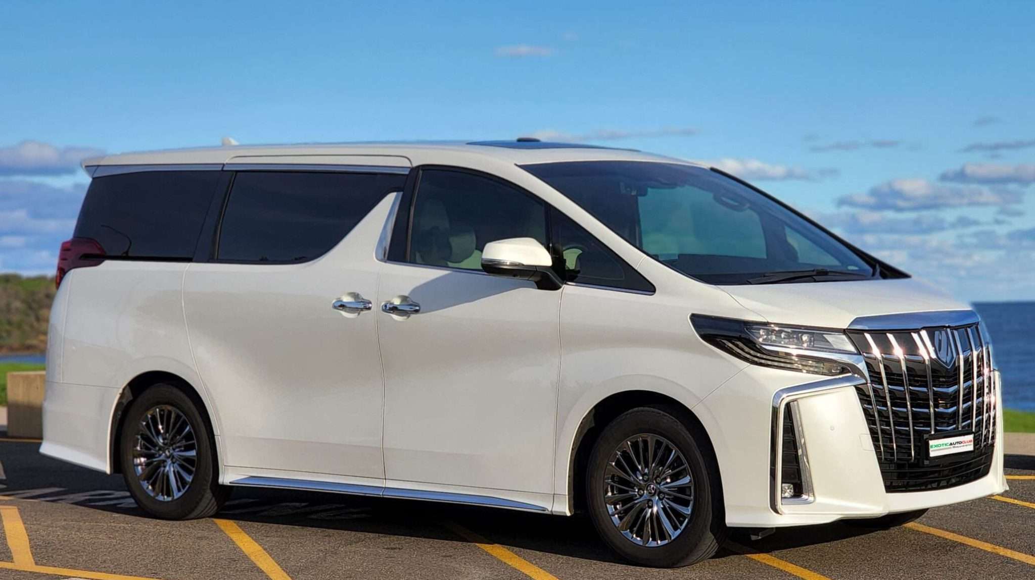 2019-Alphard-executive-lounge-S-Feature-scaled-e1690865359820-2048x1149.jpg